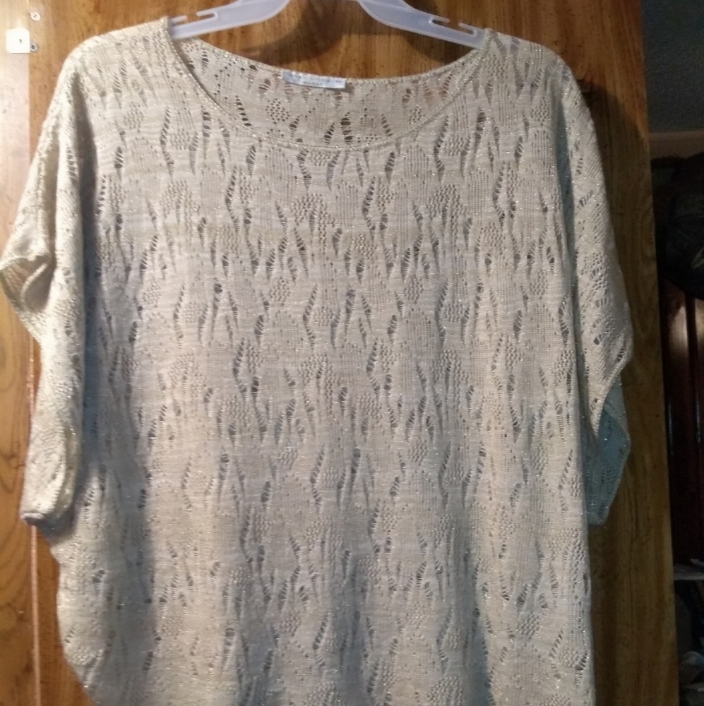 Light summer sweater, great with a tank underneath